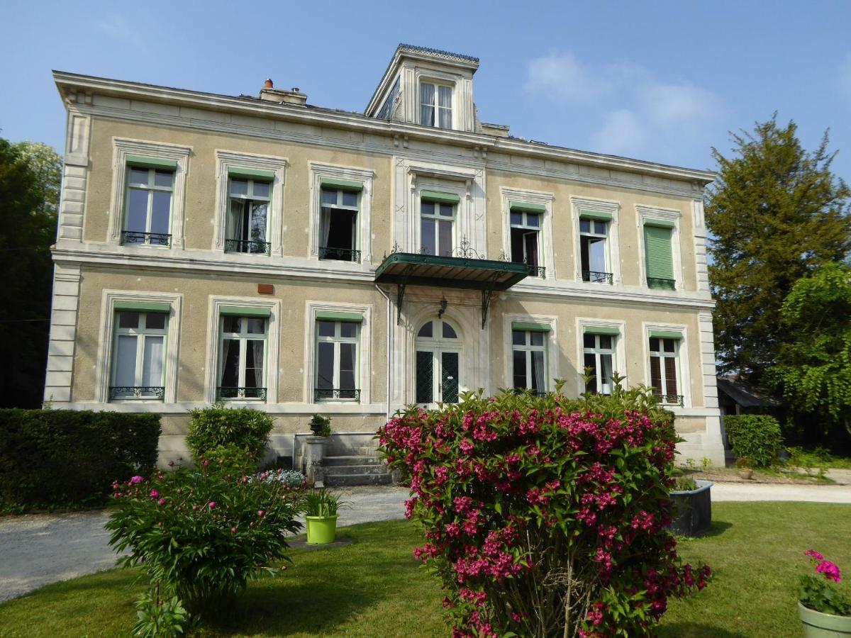 Chateau De Pougy Экстерьер фото